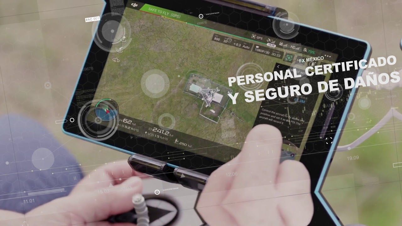 Piloto de dron durante una inspección aérea de aerogeneradores en el Istmo de Oaxaca